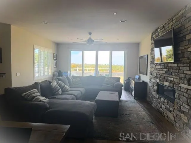 1990 Brady Jane Lane Alpine, CA 91901