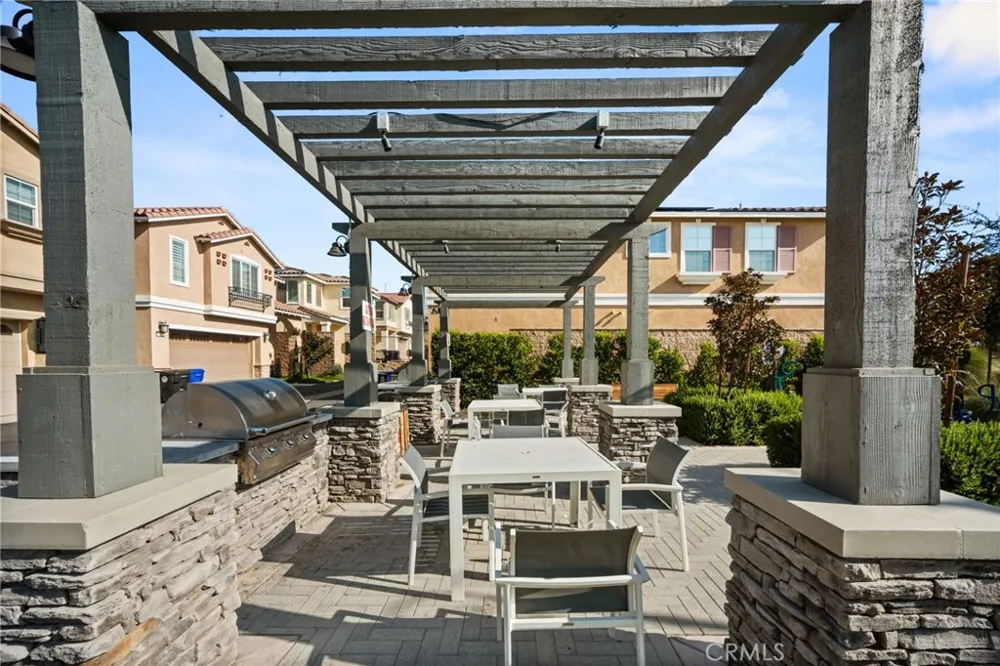 15147 Ridge #6 Fontana, CA 92336
