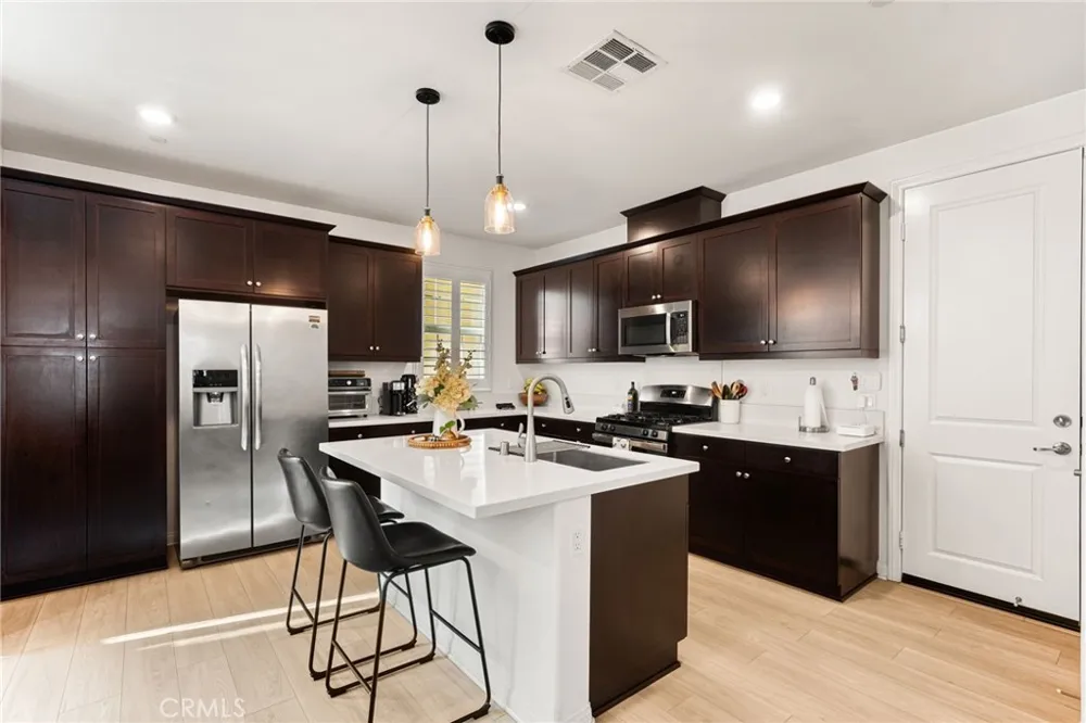 15147 Ridge #6 Fontana, CA 92336