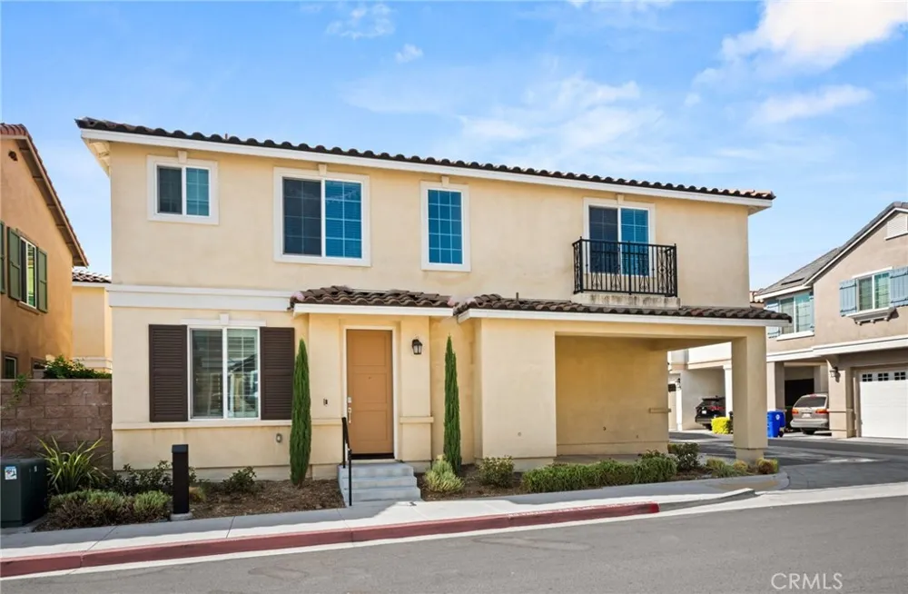15147 Ridge #6 Fontana, CA 92336