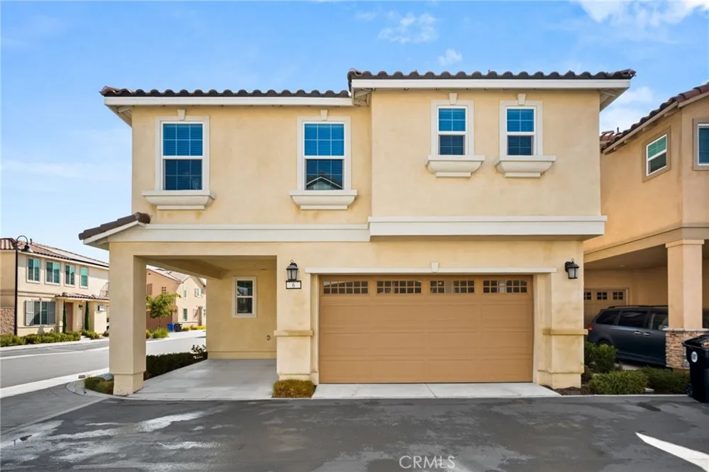 15147 Ridge #6 Fontana, CA 92336