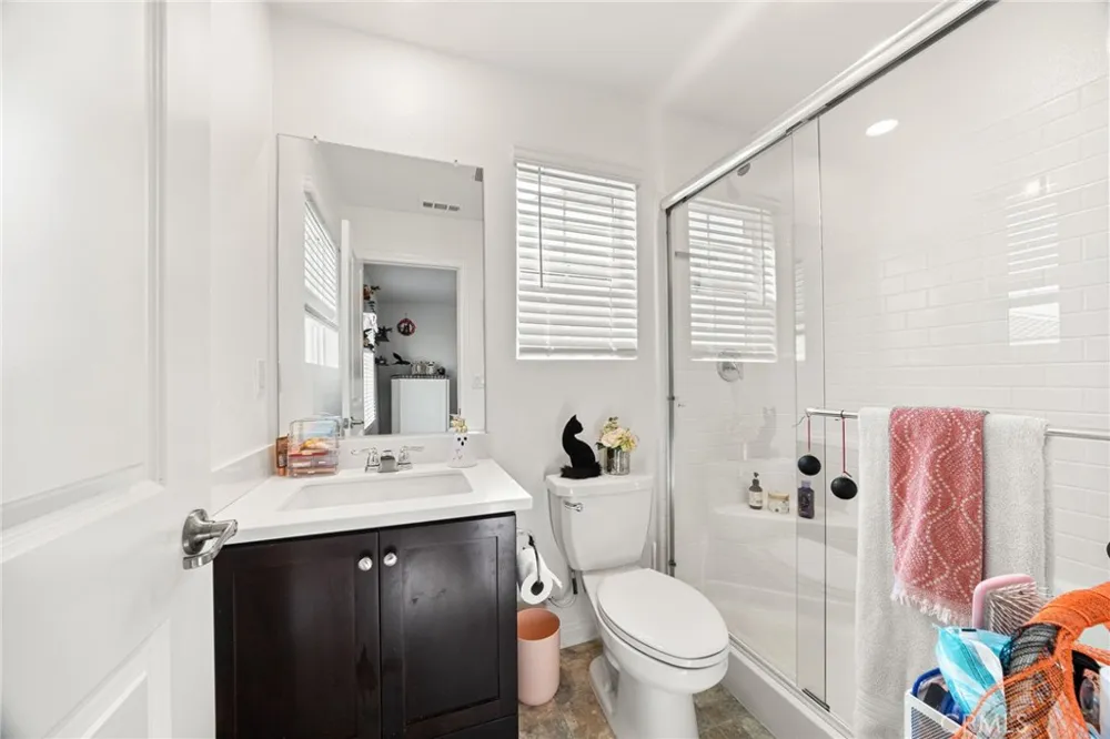 15147 Ridge #6 Fontana, CA 92336