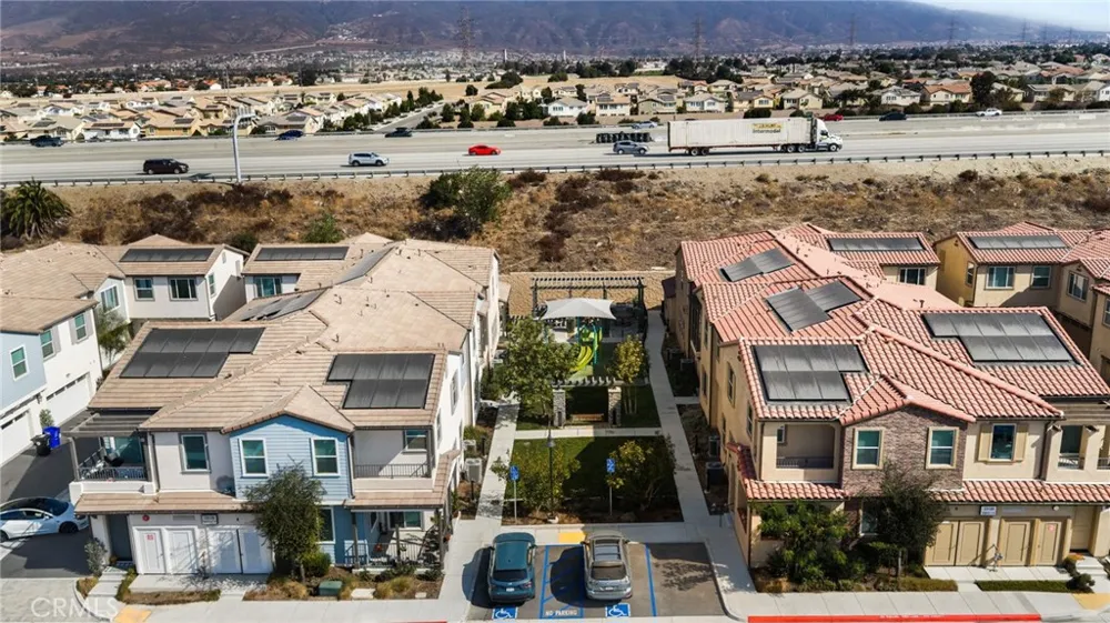 15147 Ridge #6 Fontana, CA 92336