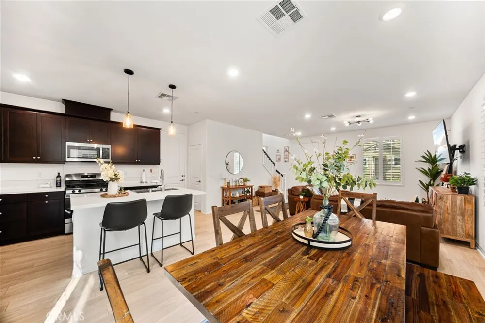 15147 Ridge #6 Fontana, CA 92336