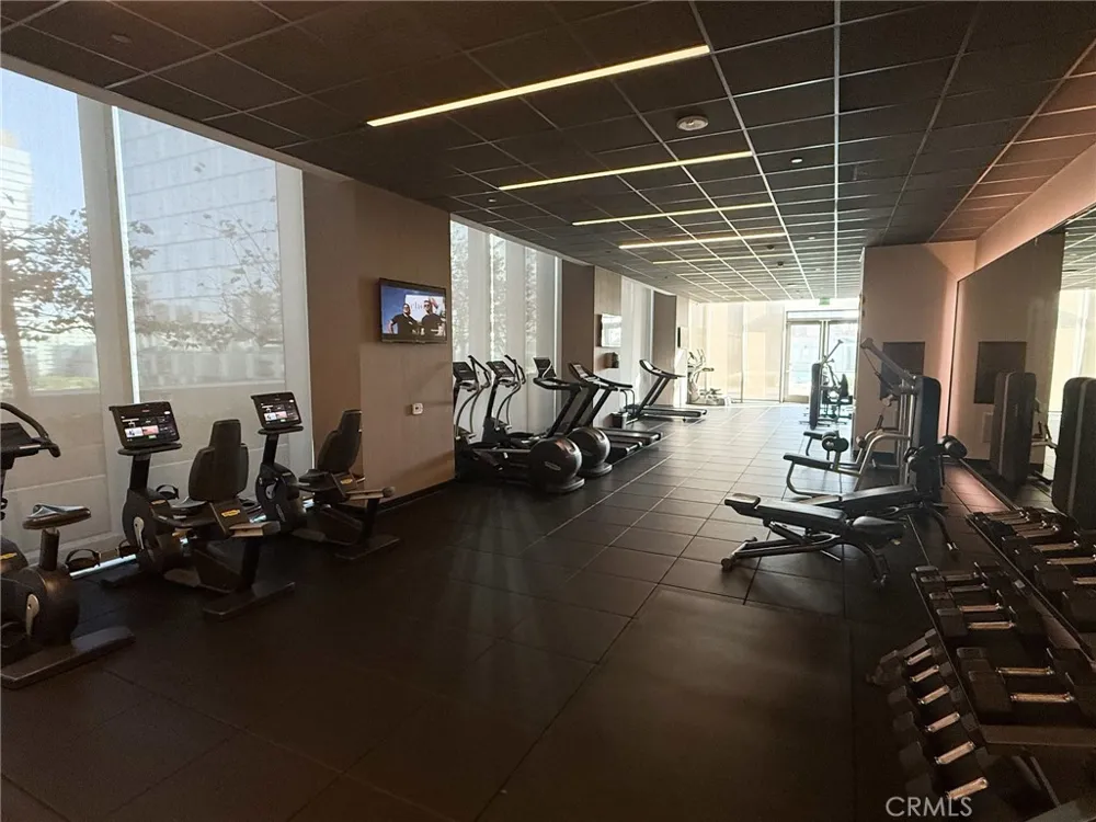 899 Francisco #1711 Los Angeles, CA 90017