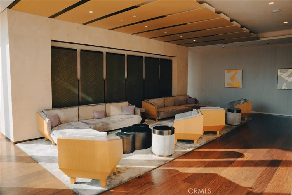 899 Francisco #1711 Los Angeles, CA 90017