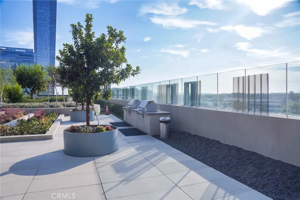 899 Francisco #1711 Los Angeles, CA 90017