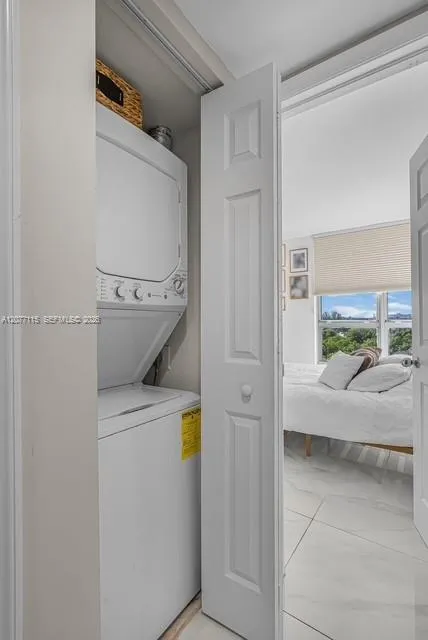 3500 Mystic Pointe Dr #604 Aventura, FL 33180