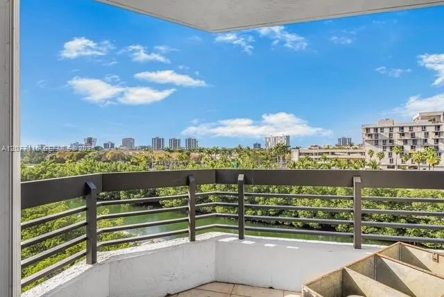 3500 Mystic Pointe Dr #604 Aventura, FL 33180