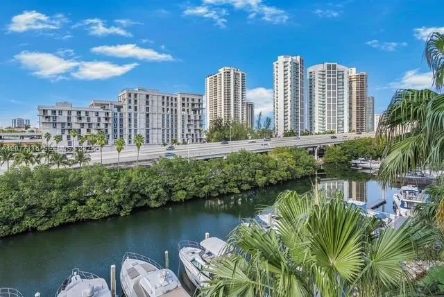3500 Mystic Pointe Dr #604 Aventura, FL 33180
