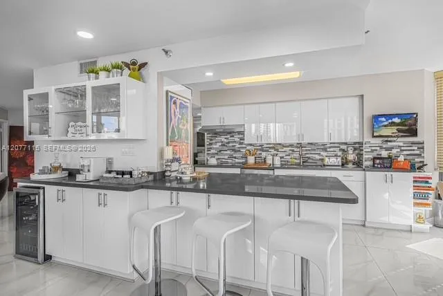 3500 Mystic Pointe Dr #604 Aventura, FL 33180