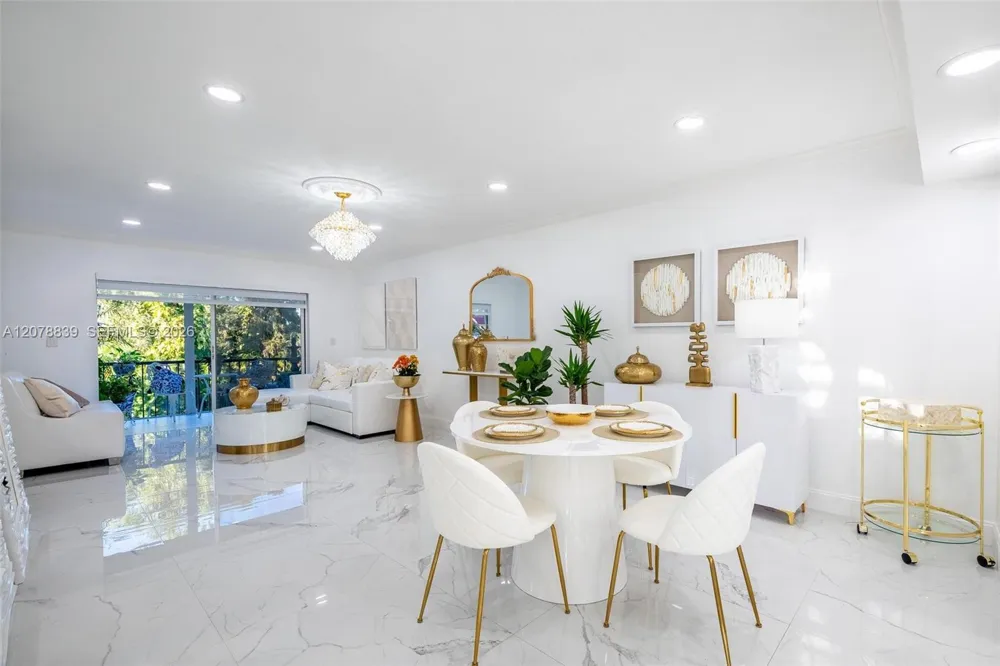 300 S Hollybrook Dr #310 Pembroke Pines, FL 33025