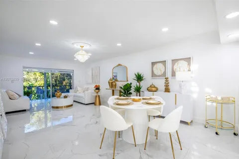 300 S Hollybrook Dr #310