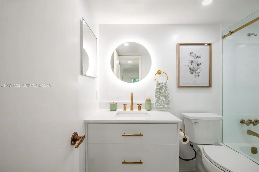 300 S Hollybrook Dr #310 Pembroke Pines, FL 33025