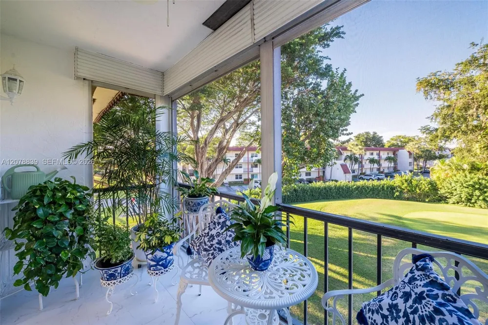 300 S Hollybrook Dr #310 Pembroke Pines, FL 33025
