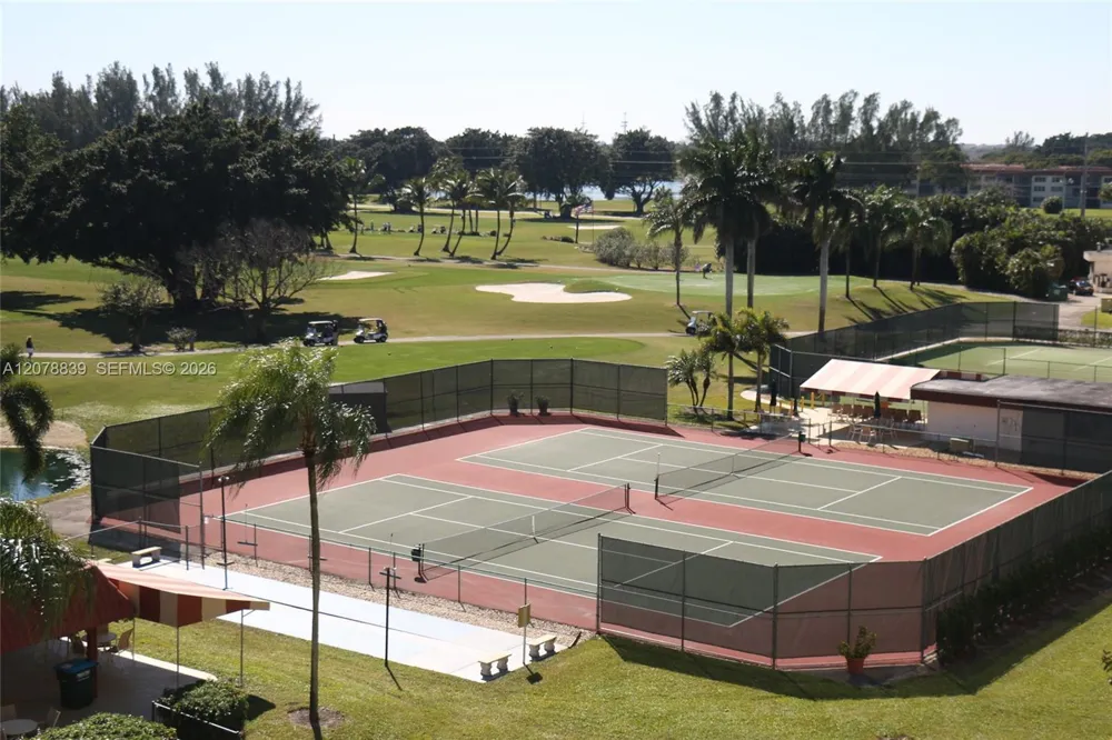 300 S Hollybrook Dr #310 Pembroke Pines, FL 33025