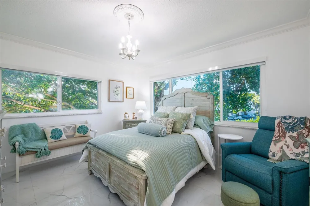 300 S Hollybrook Dr #310 Pembroke Pines, FL 33025