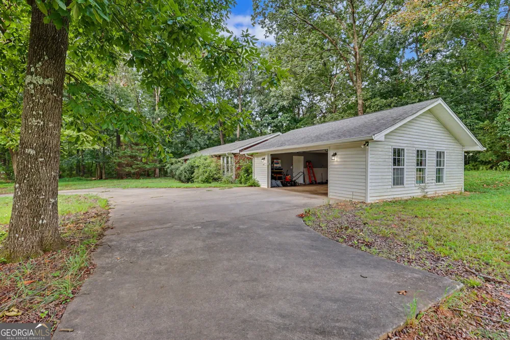692 Allen Anderson RD Cleveland, GA 30528