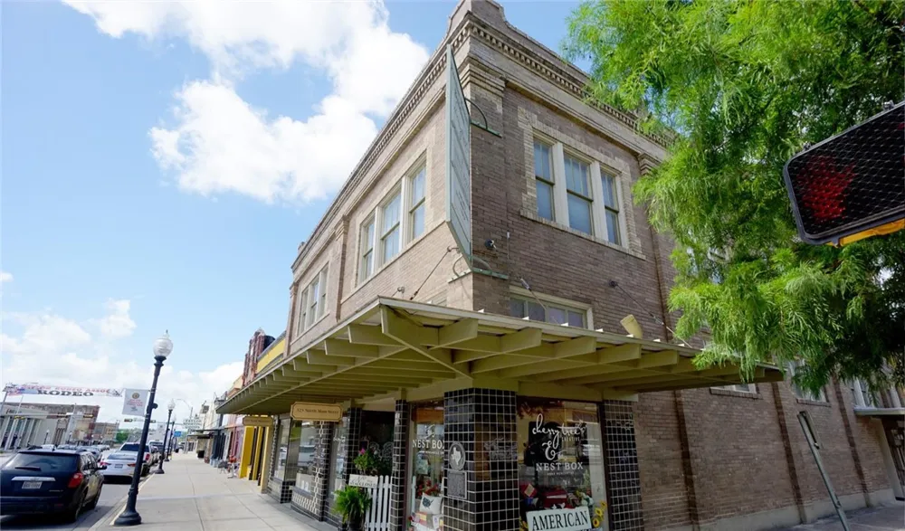 321 Main Street Taylor, TX 76574