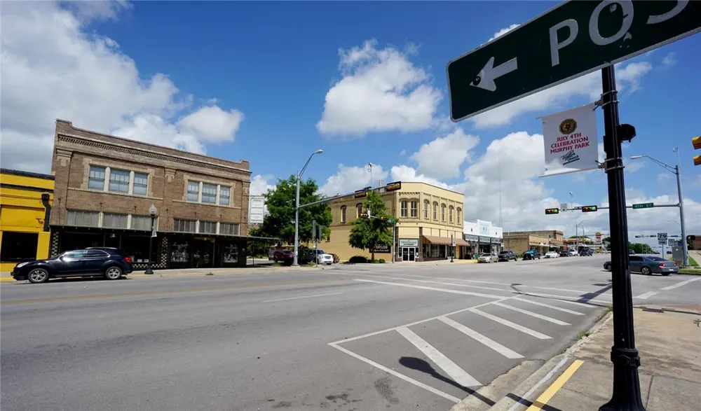 321 Main Street Taylor, TX 76574