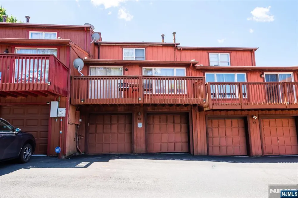233-12 Nesbit Terrace Irvington, NJ 07111