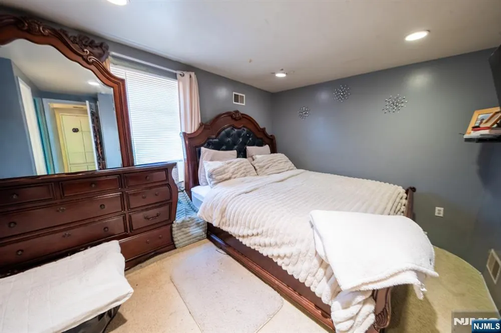 233-12 Nesbit Terrace Irvington, NJ 07111