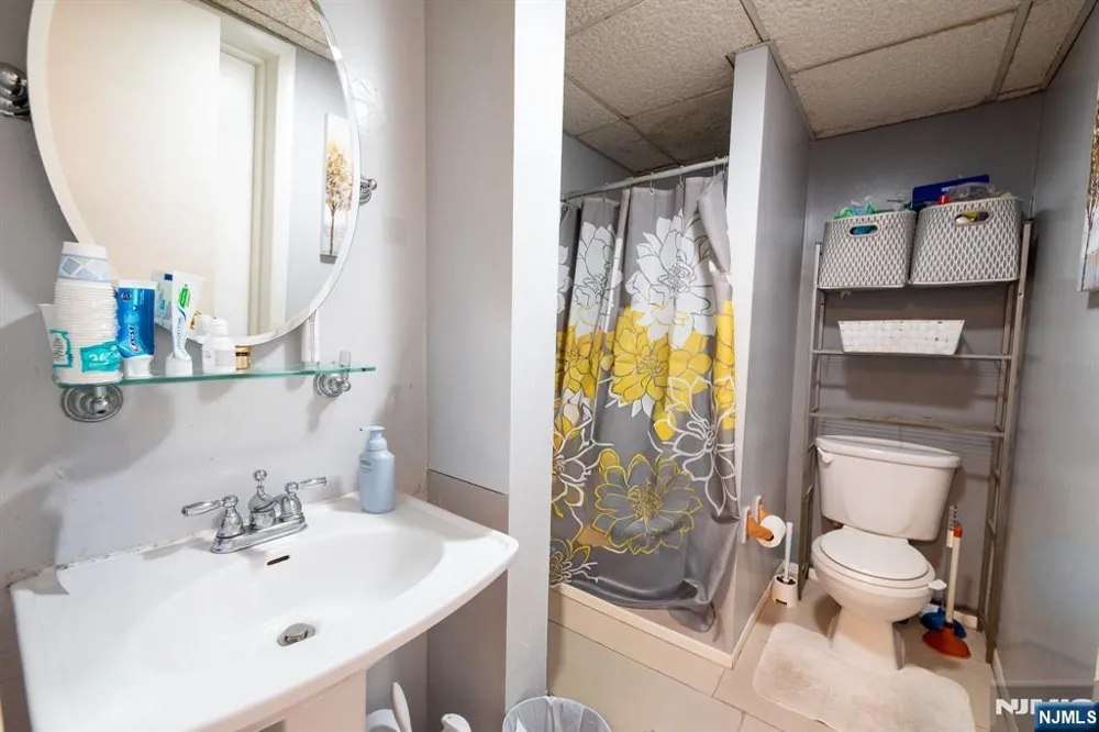233-12 Nesbit Terrace Irvington, NJ 07111