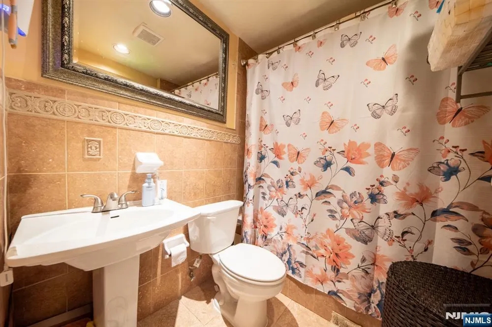 233-12 Nesbit Terrace Irvington, NJ 07111