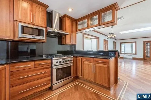 34 Glenview Terrace Cresskill, NJ 07626