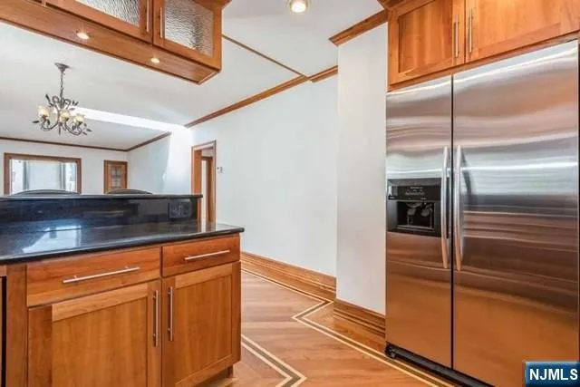 34 Glenview Terrace Cresskill, NJ 07626