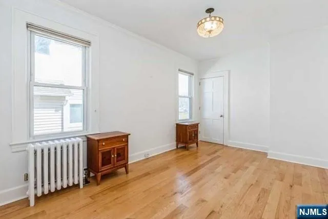 34 Glenview Terrace Cresskill, NJ 07626
