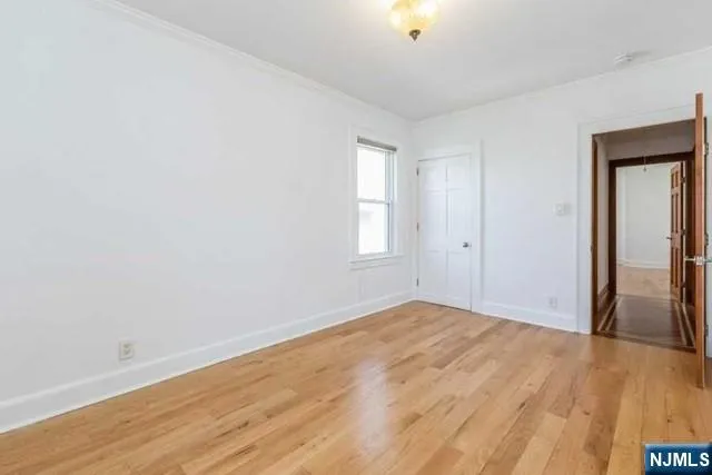 34 Glenview Terrace Cresskill, NJ 07626