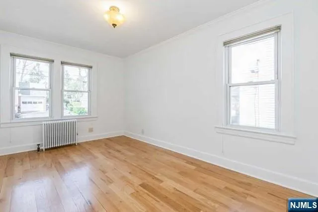 34 Glenview Terrace Cresskill, NJ 07626