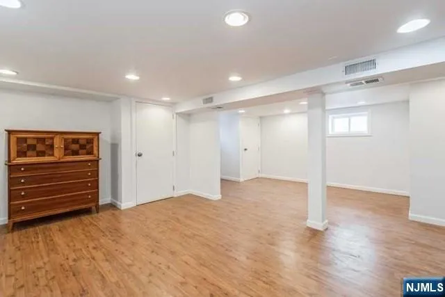 34 Glenview Terrace Cresskill, NJ 07626