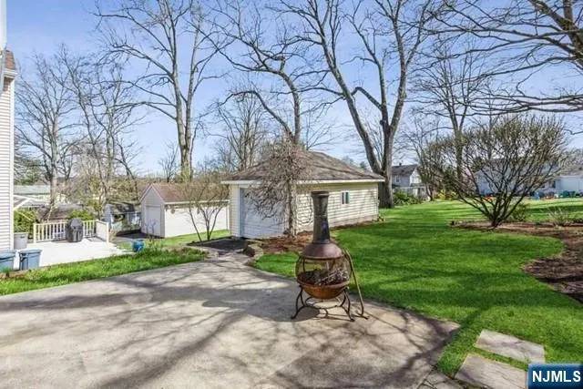 34 Glenview Terrace Cresskill, NJ 07626