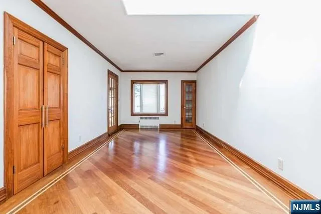 34 Glenview Terrace Cresskill, NJ 07626