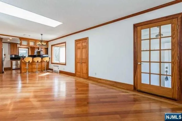 34 Glenview Terrace Cresskill, NJ 07626