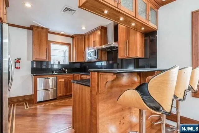 34 Glenview Terrace Cresskill, NJ 07626