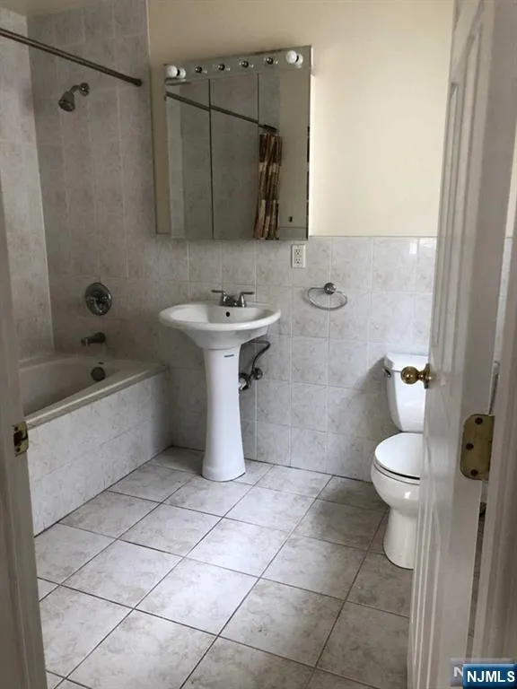147 Westminster Place 2 Lodi, NJ 07644