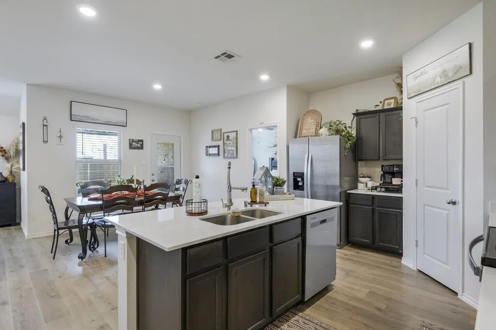 1110 Baldwin Lane Ennis, TX 75119