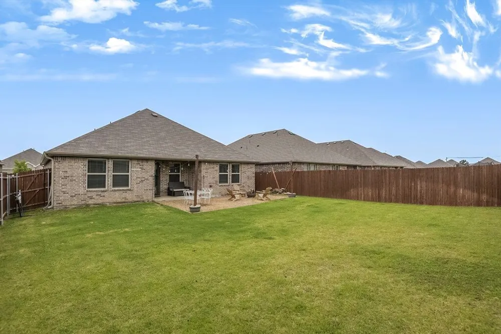 1110 Baldwin Lane Ennis, TX 75119