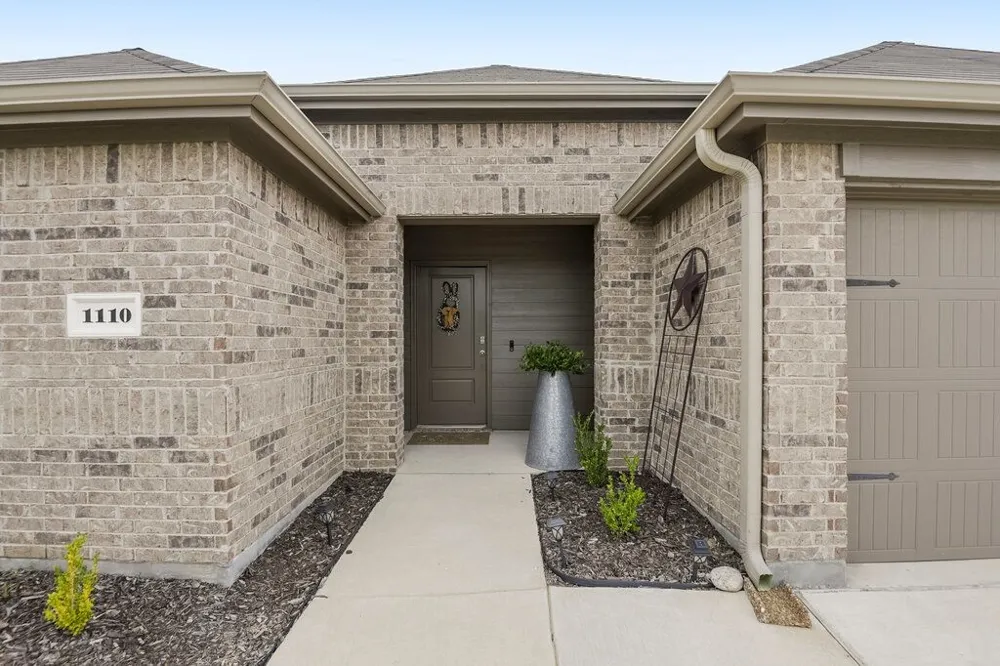 1110 Baldwin Lane Ennis, TX 75119
