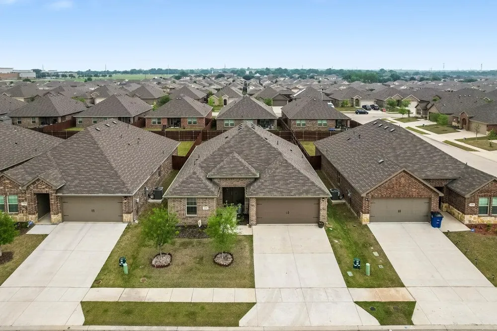 1110 Baldwin Lane Ennis, TX 75119