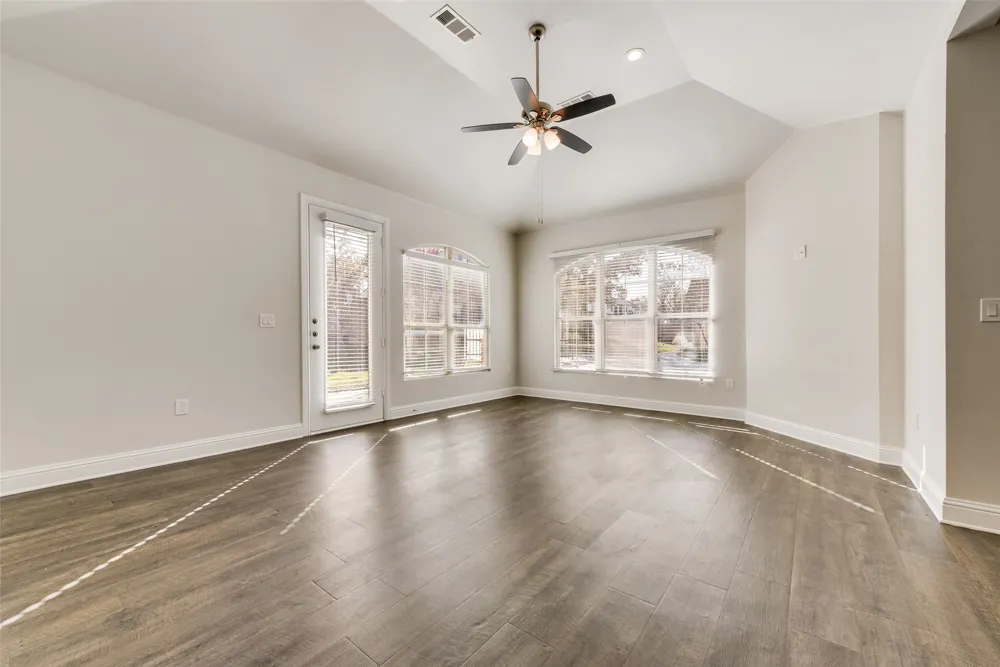 8841 Creek Run Road #403 Fort Worth, TX 76120