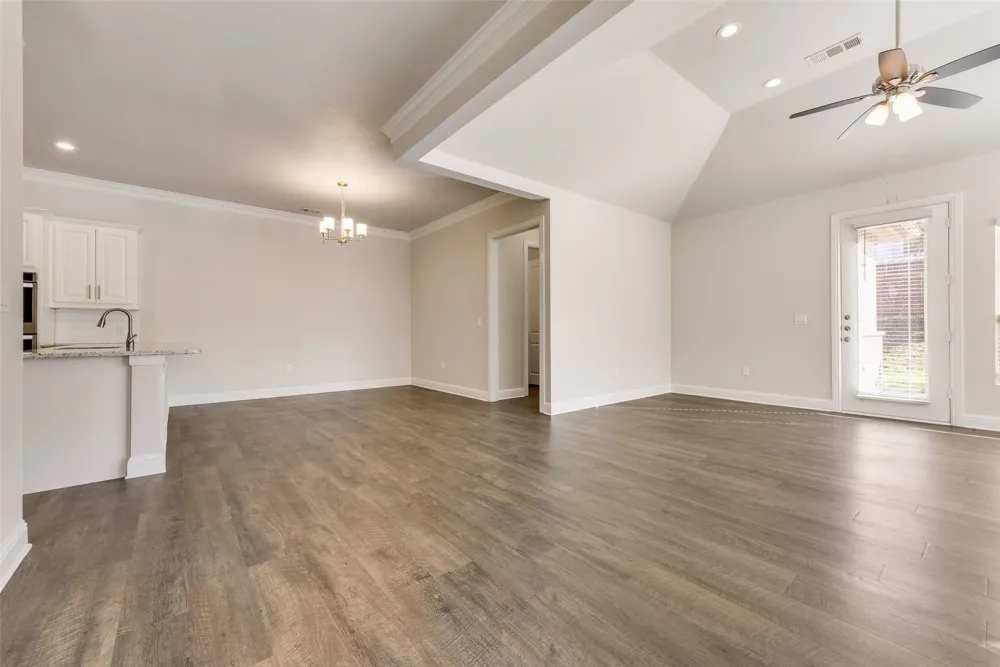 8841 Creek Run Road #403 Fort Worth, TX 76120