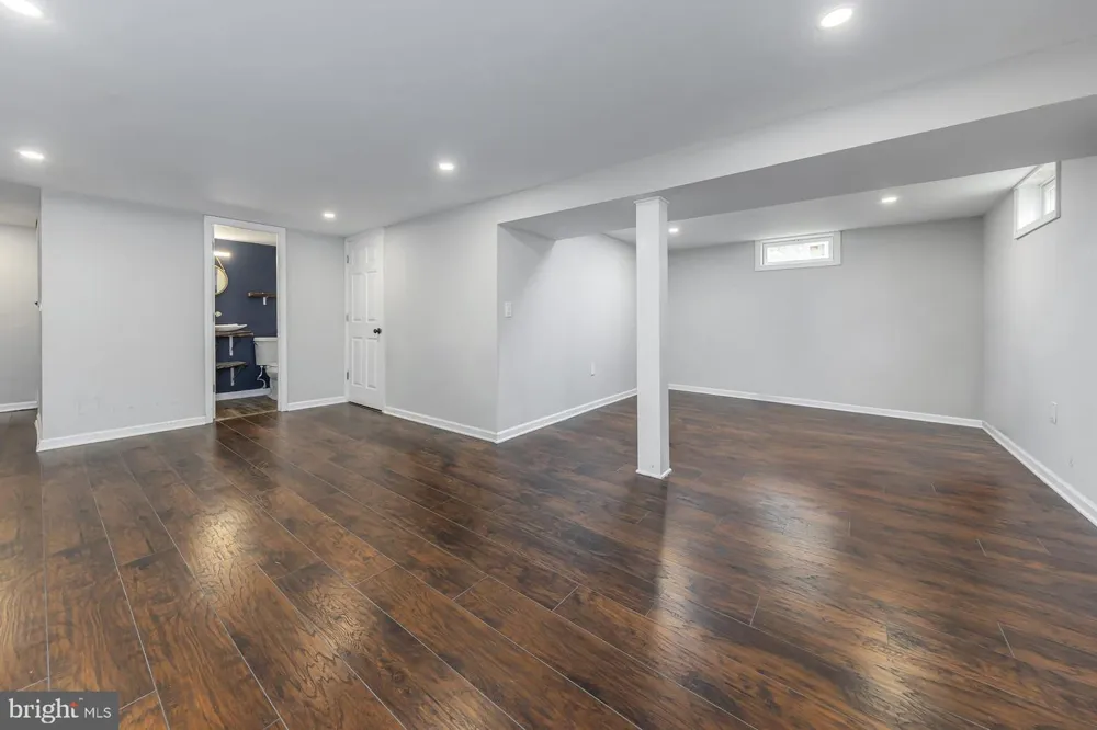 82 BELLS LAKE DRIVE Turnersville, NJ 08012