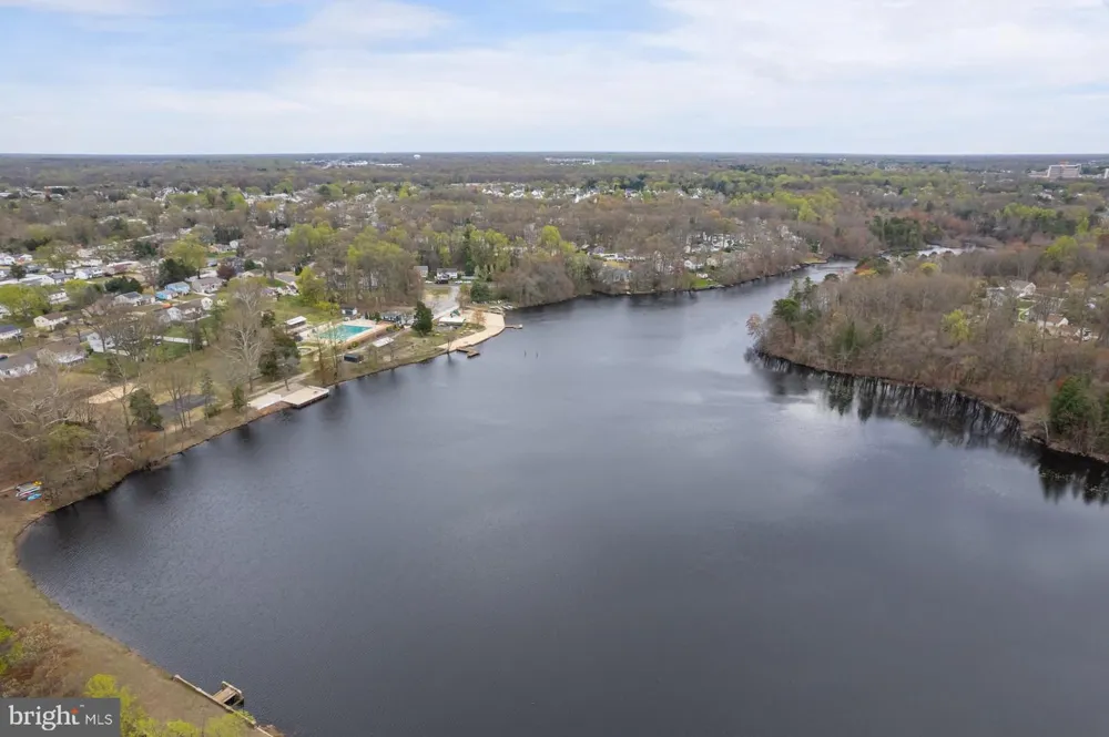 82 BELLS LAKE DRIVE Turnersville, NJ 08012