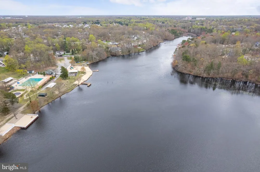 82 BELLS LAKE DRIVE Turnersville, NJ 08012