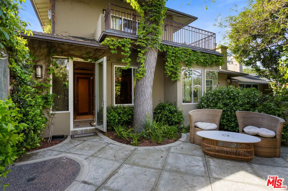 4816 Encino Avenue Encino, CA 91316