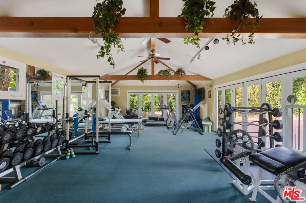 4816 Encino Avenue Encino, CA 91316
